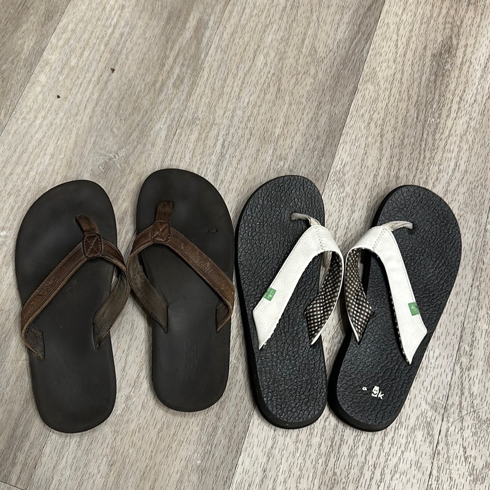 Bundle 2 flip flops 1 brown Flojos, 1 white/black Sanuks size 8 used condition